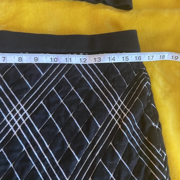 Neiman Marcus 2 piece sweater business casual stretchy - Picture 3 of 10